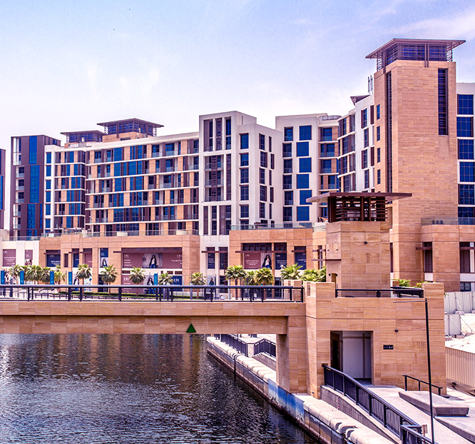 remarkable view at dubai wharf